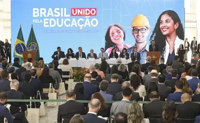 Governo anuncia R$ 5,5 bi para obras e novos campi universitários