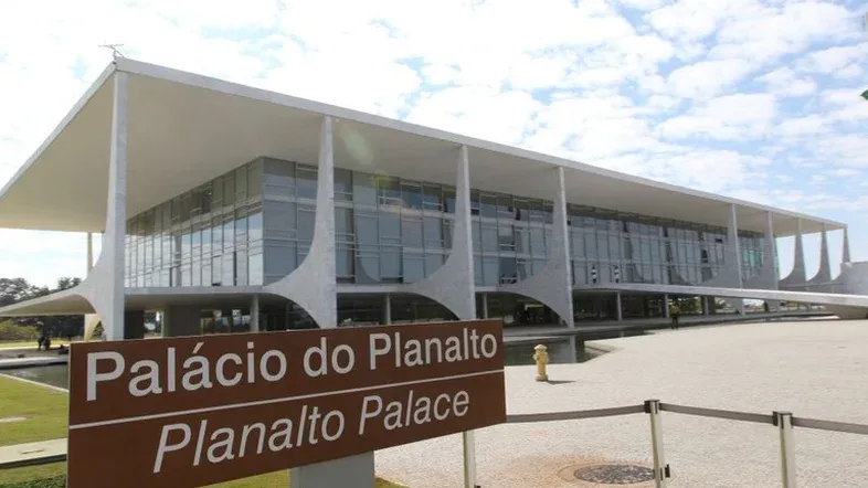 Entre presidentes eleitos, apenas FHC não foi condenado ou sofreu impeachment