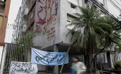 Ocupações de prédios abandonados ganham força em Porto Alegre