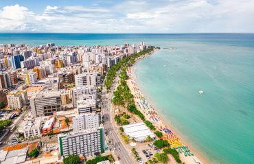 Investimentos no Turismo elevam contratações em bares e restaurantes de Maceió