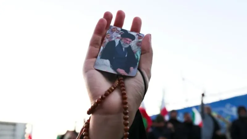 Irã desafia Trump e promete vingar morte de Khamenei