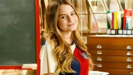 Sophia Valverde comenta fim do contrato com o SBT