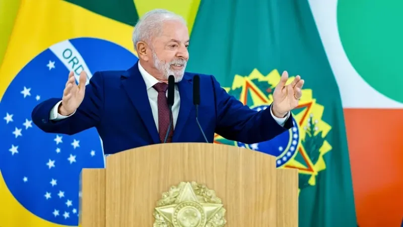 Governo Lula é desaprovado por 49% dos brasileiros e aprovado por 47%, diz Quaest