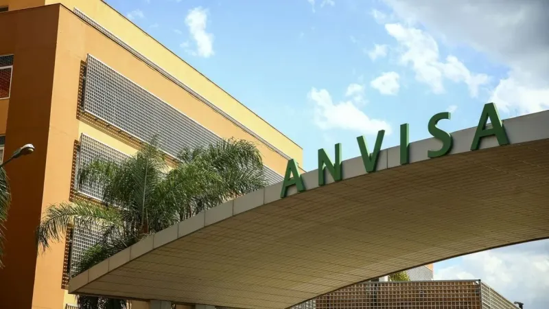 Anvisa determina suspensão de glitter culinário após identificar plástico