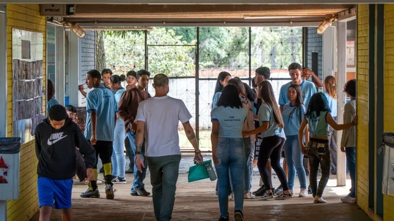 Após dois anos de Pé-de-Meia, abandono escolar em AL cai 45%