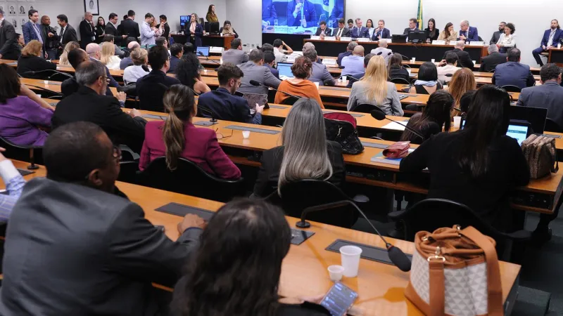 Câmara instala comissão sobre PEC da redução da maioridade penal