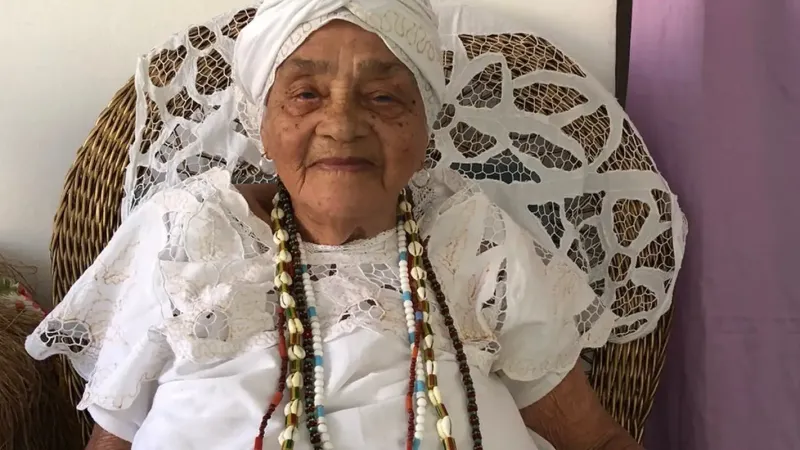 Morre Mãe Senhora de Ewá, liderança do candomblé, aos 104 anos