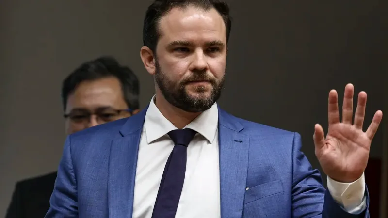 Falta de adesão para zerar ICMS do diesel ‘seria uma lástima’, diz Durigan