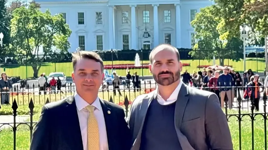 Base governista atribui nova tarifa dos EUA ao Brasil à articulação da família Bolsonaro