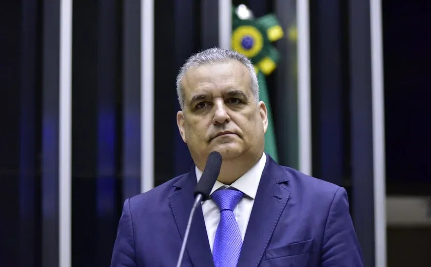Alfredo Gaspar cobra explicações sobre crise dos Correios e impacto nos trabalhadores e na prestação de serviços