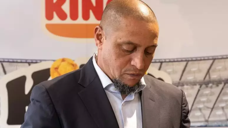 Após divórcio, ex-jogador bilionário não tem onde ficar e dorme no CT do Real Madrid