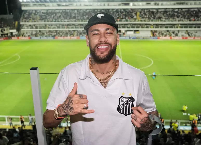 Neymar volta a 'alimentar' ideia de comprar o Santos: "Deixa comigo"