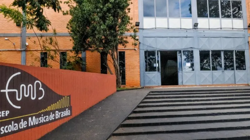 Alunos da Escola de Música de Brasília se apresentam na Rádio MEC