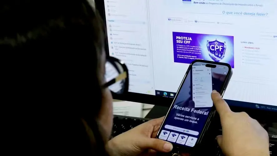 Receita paga segundo lote de restituição do Imposto de Renda nesta terça (30)