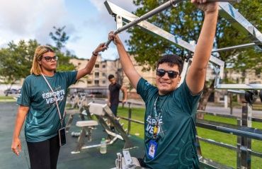 Academia do Povo muda rotina de jovem neurodivergente com esporte e acolhimento
