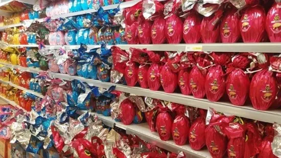 Já é Páscoa nos supermercados. E chocolates estão mais caros em 2025