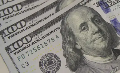 Dólar cai para R$ 5,64 e fecha no menor valor desde outubro