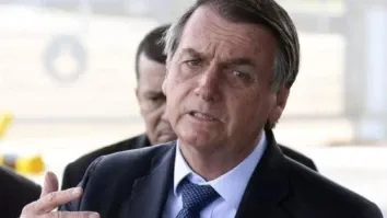 Salários no PL e aposentadorias de Bolsonaro somaram R$ 1 milhão em 2024