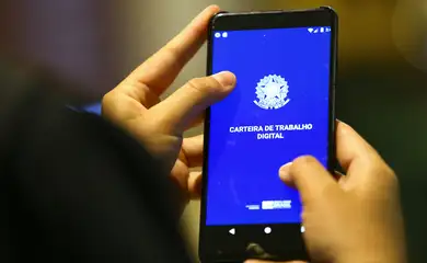 Consumo da população influencia geração de empregos, diz ministro