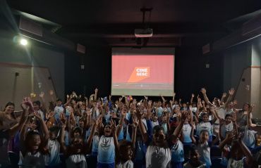 Alunos de escolas municipais participam de atividades culturais