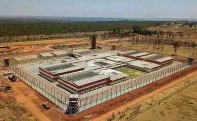 Ministério estende por mais cinco dias restrições em prisões federais