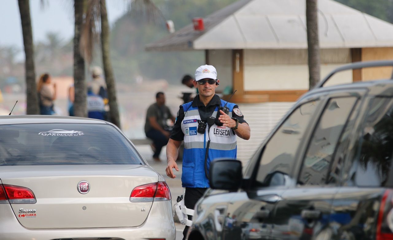 Projeto de lei que prevê redução de pontos na CNH após 6 meses; entenda