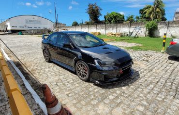 Veículo de luxo com alterações em suas características é recolhido durante operação
