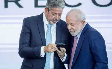 Lira e Lula se reúnem no Alvorada em meio a bloqueio de emendas