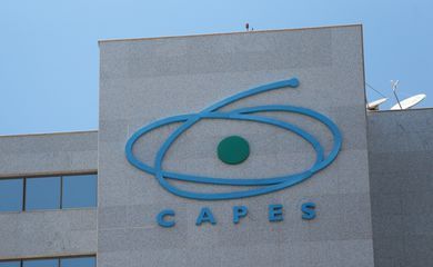 Capes tem bloqueio de R$ 116 milhões; organizações estão preocupadas