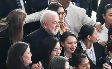 Em mensagem nas redes, Lula diz que 2023 foi para arrumar a casa 
