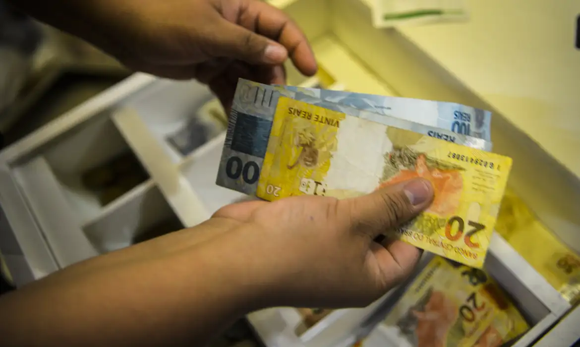 Portabilidade de consignado para CLT entre bancos começa a valer
