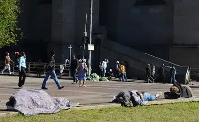 Padre Lancellotti critica exploração de pessoas em situação de rua