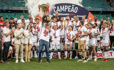 Vitória empata clássico e volta a ser campeão baiano após sete anos