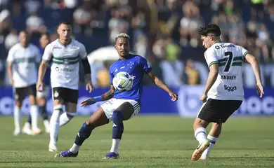 Coritiba e Cruzeiro jogarão sem torcida até o fim do Brasileiro