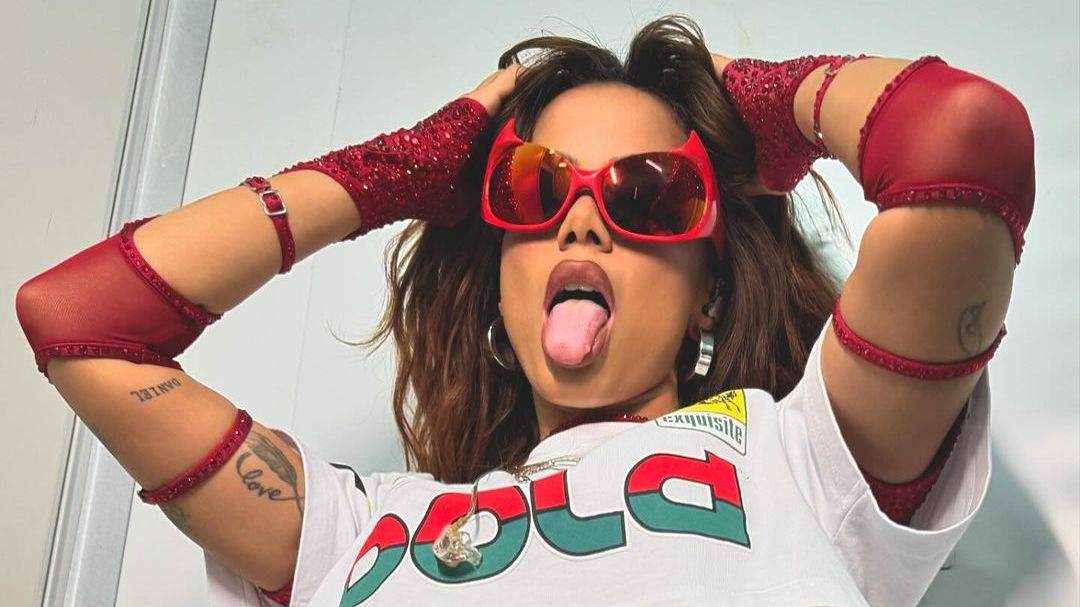 Anitta rebate críticas sobre sua bissexualidade: ‘Querem ditar como você deve se comportar’