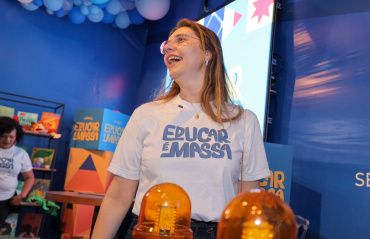 Na Bienal, secretária de Educação de Maceió destaca importância do vale-livro para alunos e professores
