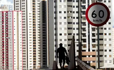 Gangstalking: médicos alertam para risco de crença em perseguição
