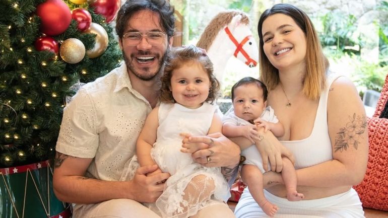 Após alta de Ravi, Viih Tube e Eliezer comemoram Natal: ‘Família completa’
