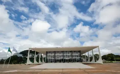STF confirma Moraes, Dino e Zanin em julgamento de Bolsonaro