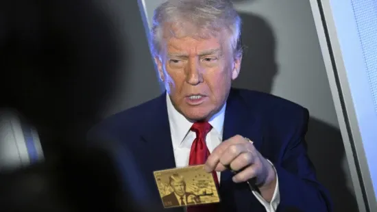Trump apresenta primeiro visto ‘gold card’ de R$ 28 milhões