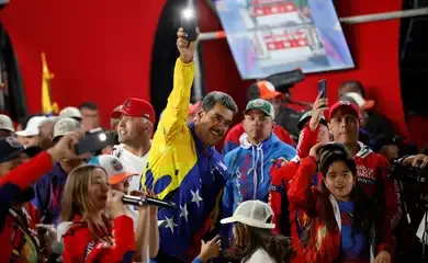 Maduro vence eleição na Venezuela com 51,2% dos votos, aponta CNE; oposição contesta resultado