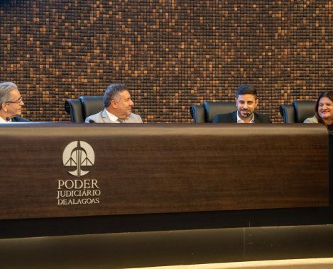 AMA participa de solenidade de adesão de 14 municípios ao Moradia Legal VII