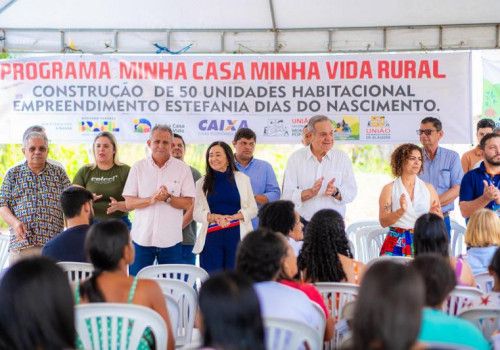 Ronaldo Lessa participa da entrega de unidades habitacionais a quilombolas em Dois Riachos