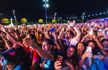 Mais de 100 mil pessoas curtiram a sexta-feira no Verão Massayó com muita alegria e música boa