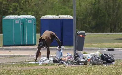 Governo cria pontos de higiene para população em situação de rua