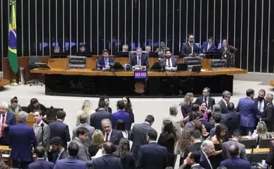 Câmara rejeita mudanças do Senado e aprova reforma tributária