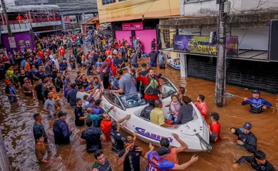 Chuvas afetam 781 mil pessoas no RS; mortes ultrapassam a casa dos 70