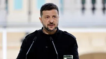 Zelensky propõe reunião trilateral com Trump e Putin