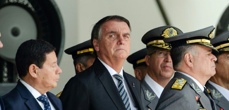 Bolsonaro rompe o silêncio após derrota para Lula