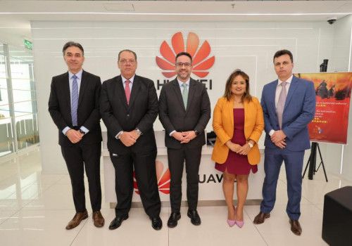 Governador discute ampliação de conectividade em Alagoas